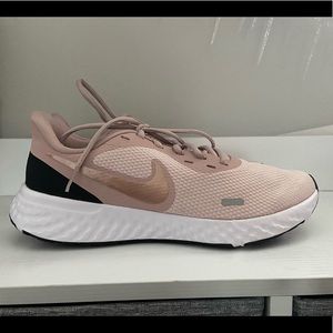 Revolution 5 Running Shoe- Women’s